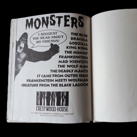 *RARE* Vintage Crestwood House "Monsters" series HC books by Ian Thorne - Horror - Picture 6 of 13